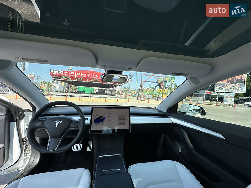 Седан Tesla Model 3 2023 в Одессе