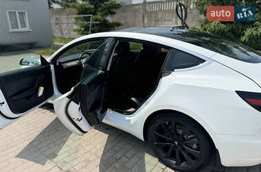 Седан Tesla Model 3 2019 в 
