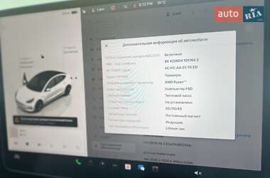 Седан Tesla Model 3 2022 в 