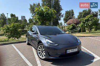 Седан Tesla Model 3 2019 в Києві