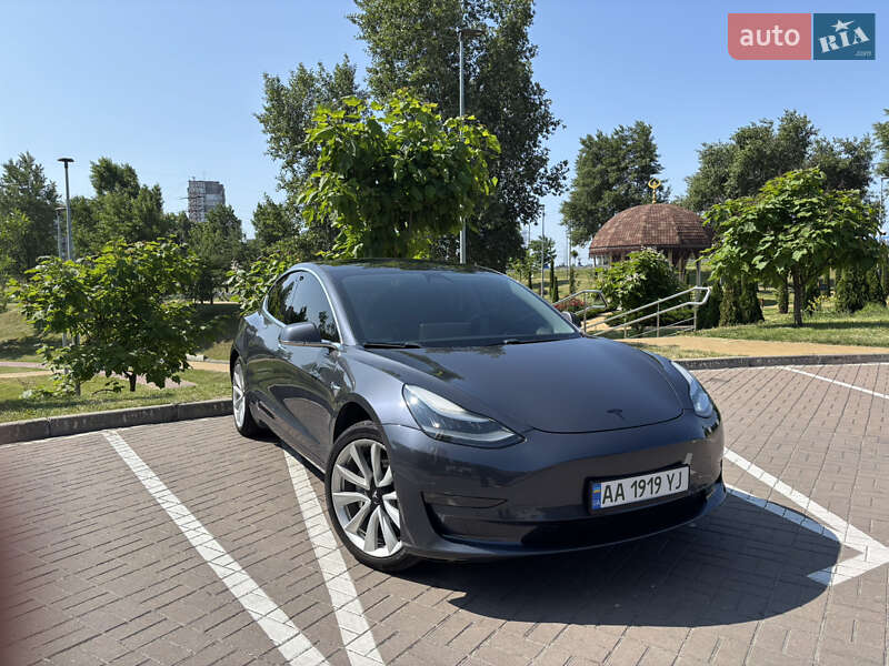 Tesla Model 3 2019