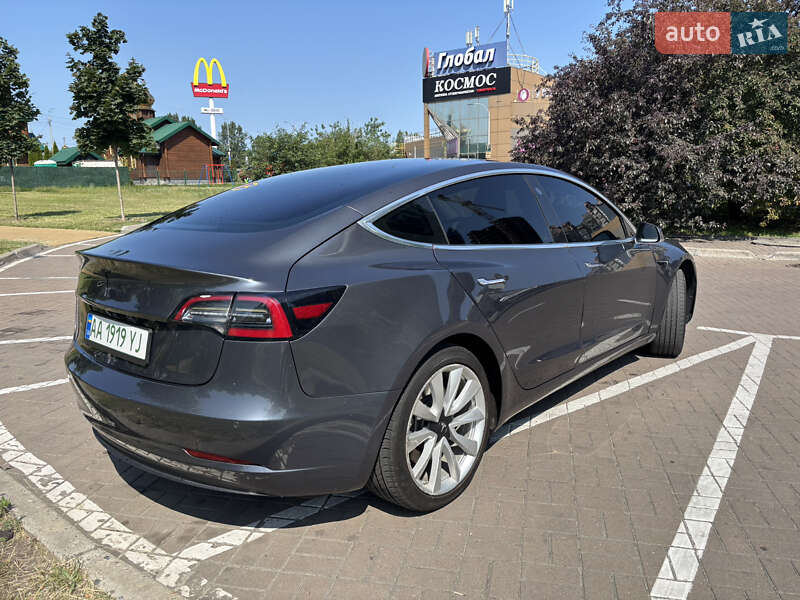 Седан Tesla Model 3 2019 в Киеве