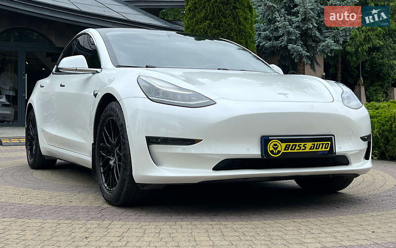 Tesla Model 3 2017