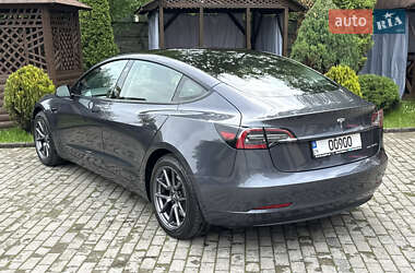 Седан Tesla Model 3 2021 в 