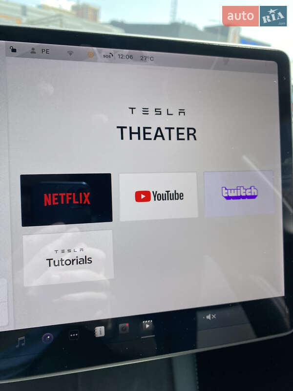 Седан Tesla Model 3 2021 в Києві