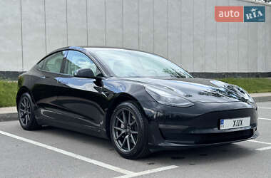 Седан Tesla Model 3 2021 в 