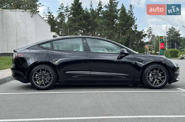 Седан Tesla Model 3 2021 в 