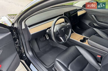 Седан Tesla Model 3 2018 в 