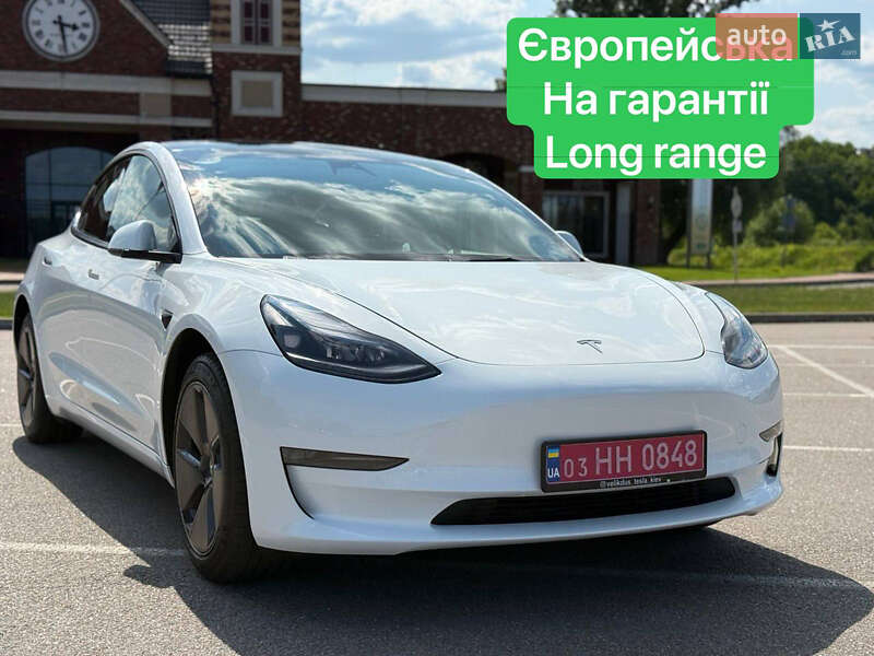 Седан Tesla Model 3 2023 в 