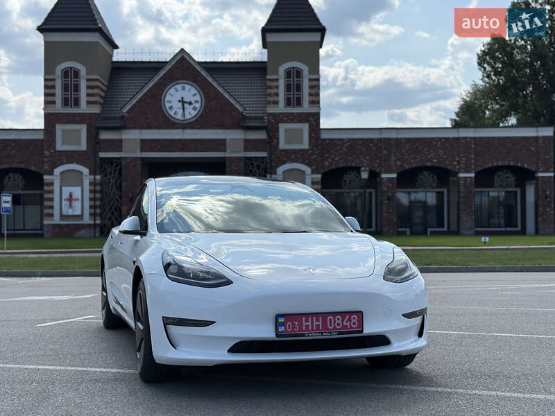 Седан Tesla Model 3 2023 в Киеве