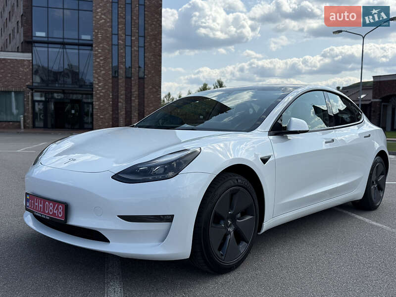 Седан Tesla Model 3 2023 в Киеве