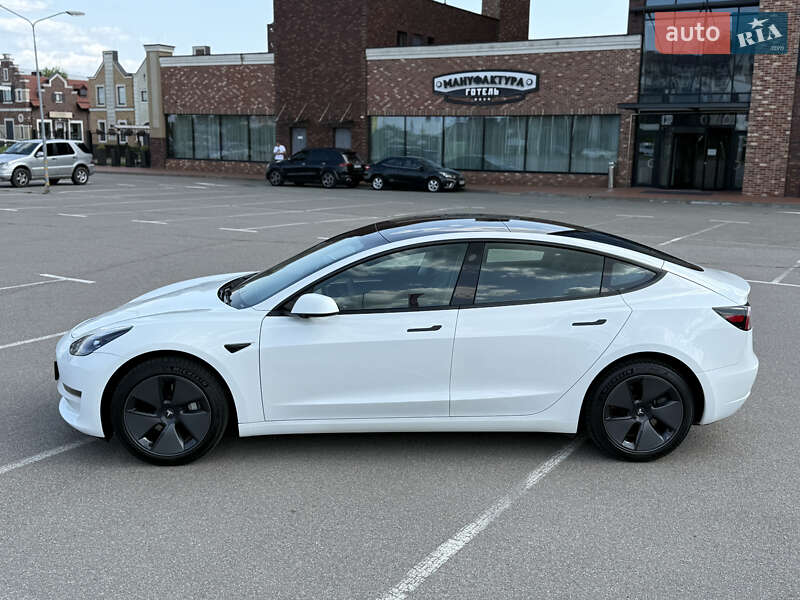 Седан Tesla Model 3 2023 в Киеве