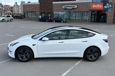 Седан Tesla Model 3 2023 в 