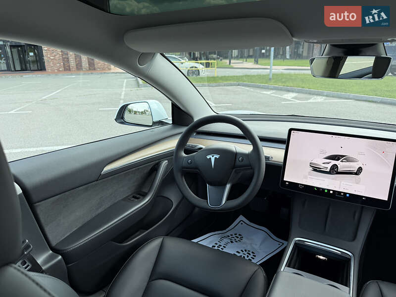 Седан Tesla Model 3 2023 в Киеве