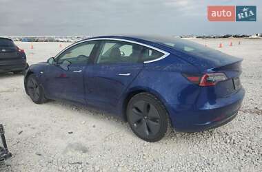 Седан Tesla Model 3 2020 в 