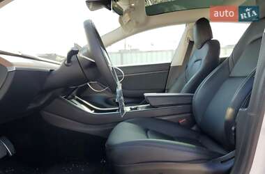 Седан Tesla Model 3 2020 в 