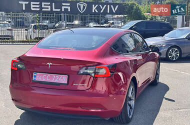 Седан Tesla Model 3 2023 в 
