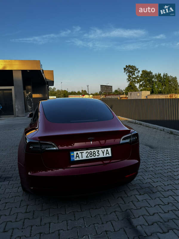 Седан Tesla Model 3 2021 в Львове