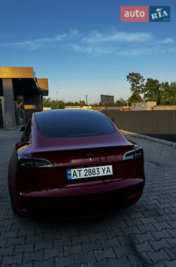 Седан Tesla Model 3 2021 в 