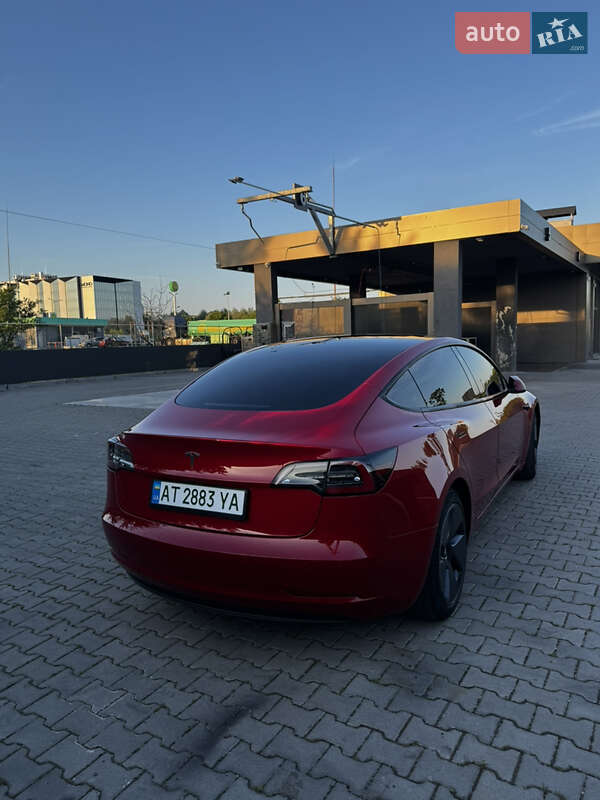 Седан Tesla Model 3 2021 в Львове