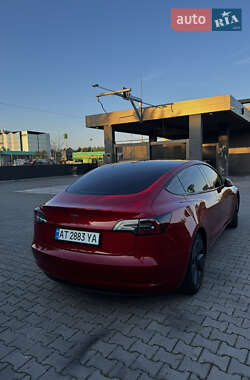 Седан Tesla Model 3 2021 в 