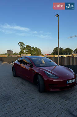 Седан Tesla Model 3 2021 в 