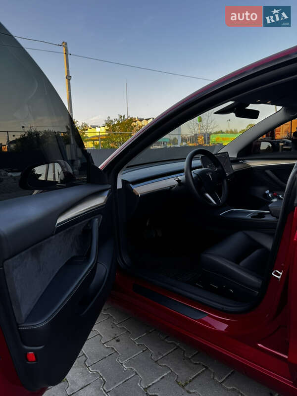 Седан Tesla Model 3 2021 в Львове