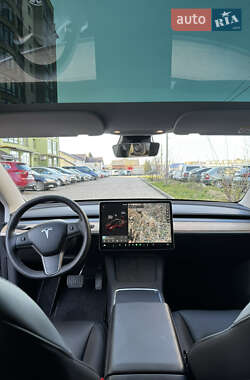 Седан Tesla Model 3 2021 в 