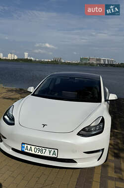 Седан Tesla Model 3 2019 в 