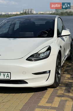 Седан Tesla Model 3 2019 в 