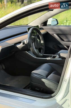 Седан Tesla Model 3 2019 в 