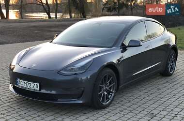Седан Tesla Model 3 2022 в 