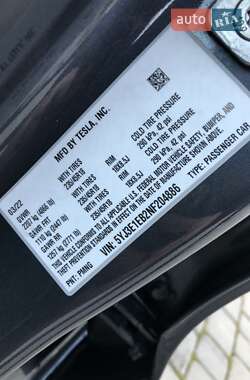 Седан Tesla Model 3 2022 в 