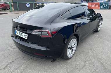 Седан Tesla Model 3 2023 в 