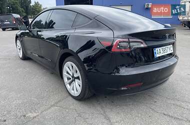 Седан Tesla Model 3 2023 в 
