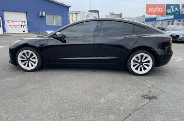 Седан Tesla Model 3 2023 в 