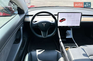Седан Tesla Model 3 2019 в 