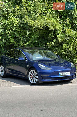 Седан Tesla Model 3 2018 в Киеве