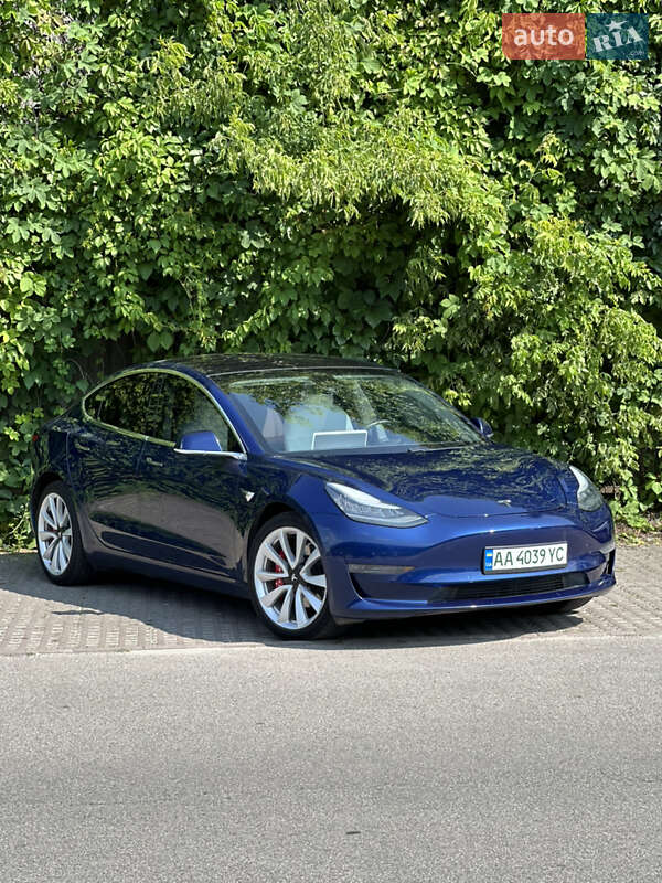 Седан Tesla Model 3 2018 в 