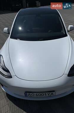 Седан Tesla Model 3 2021 в 