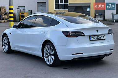 Седан Tesla Model 3 2019 в 
