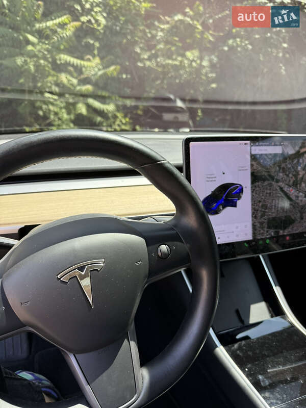 Седан Tesla Model 3 2018 в Одесі