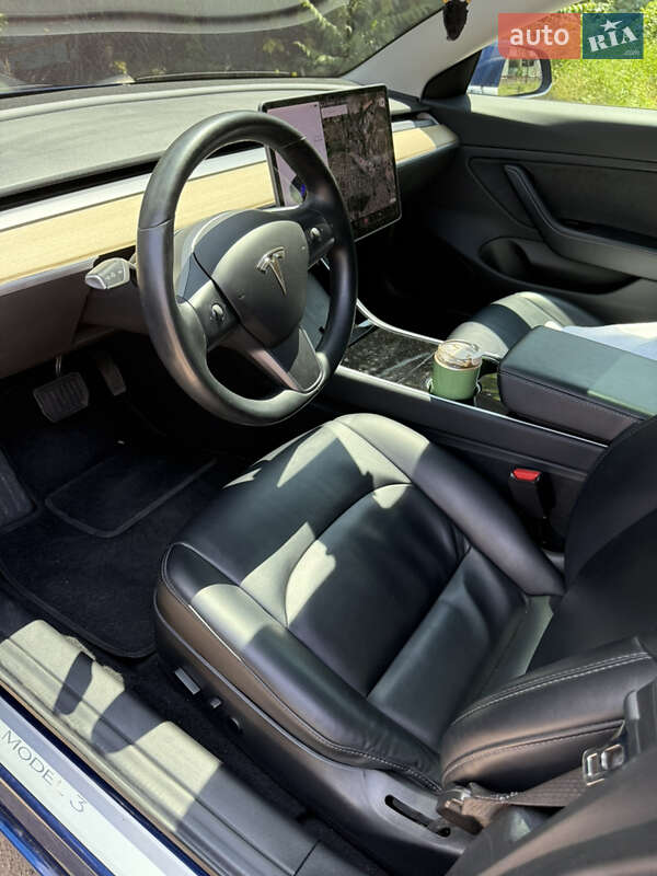 Седан Tesla Model 3 2018 в Одессе