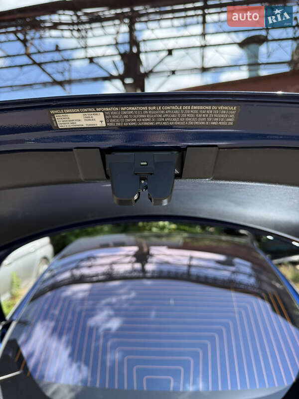 Седан Tesla Model 3 2018 в Одессе