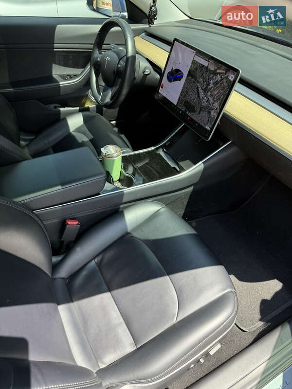 Седан Tesla Model 3 2018 в Одессе