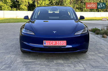 Седан Tesla Model 3 2024 в 