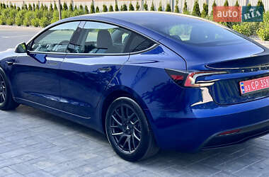 Седан Tesla Model 3 2024 в 