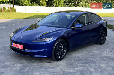 Седан Tesla Model 3 2024 в 