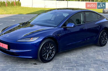 Седан Tesla Model 3 2024 в 