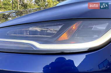 Седан Tesla Model 3 2024 в 